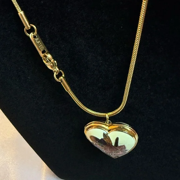 Cloisonné Heart Locket Necklace on 20” Gold Tone Snake Chain - Picture 4 of 4